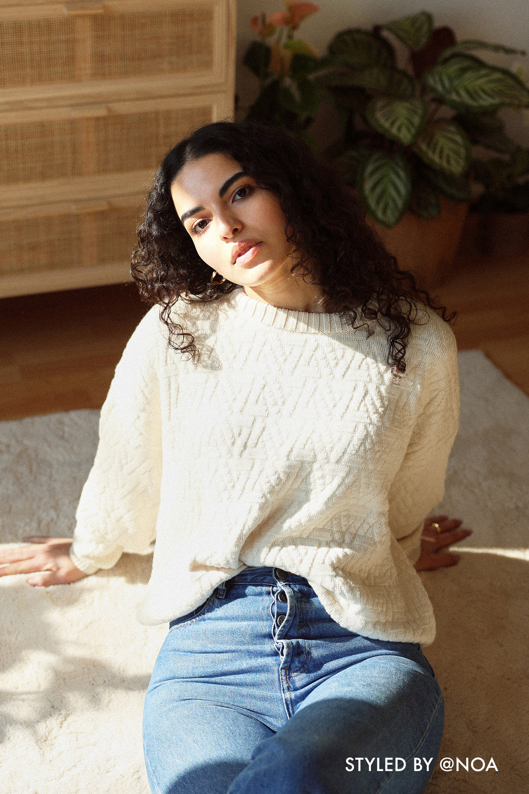 Knitted triangle sweater